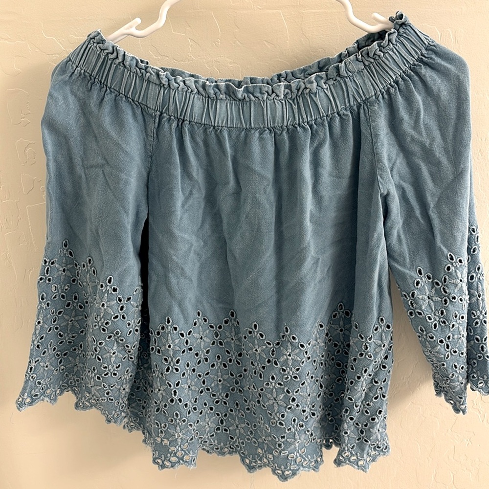 Style Envy / Off the shoulder top / Size small / S / Blue